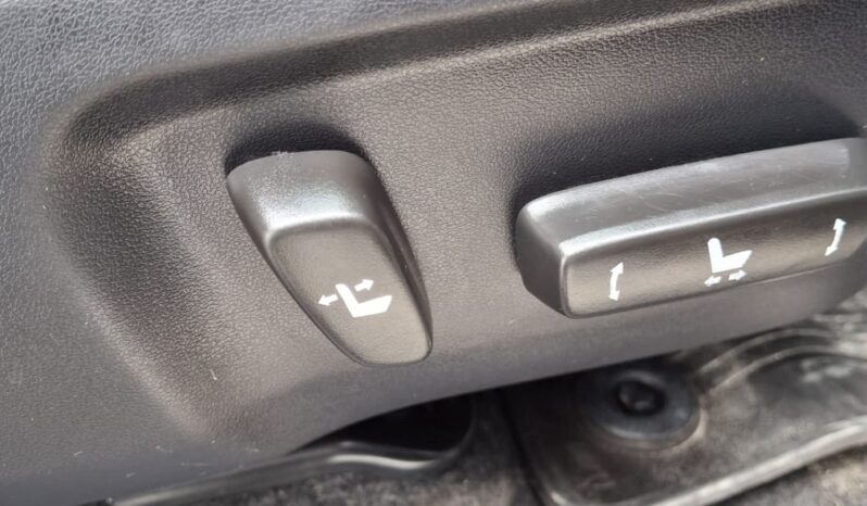 
								TOYOTA HILUX full									