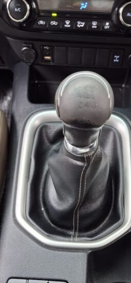 
										TOYOTA HILUX full									