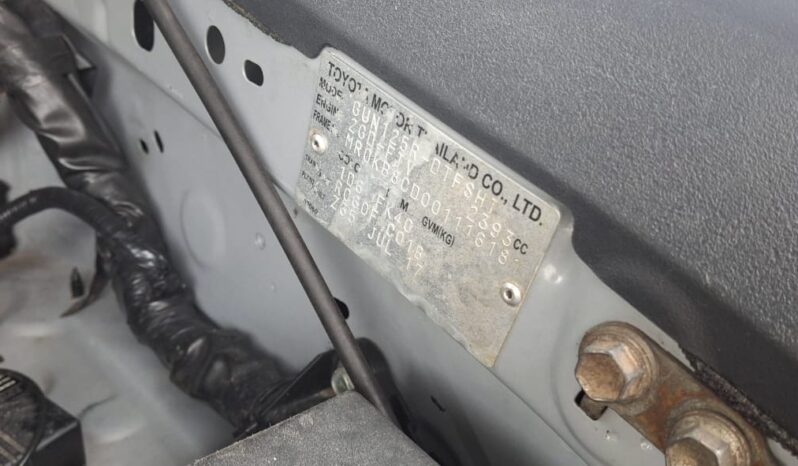 
								TOYOTA HILUX full									