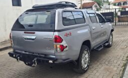 
										TOYOTA HILUX full									