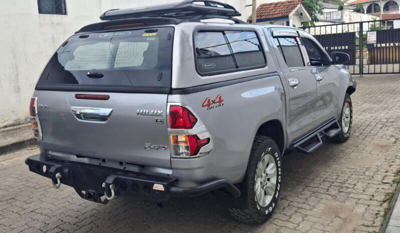 
								TOYOTA HILUX full									