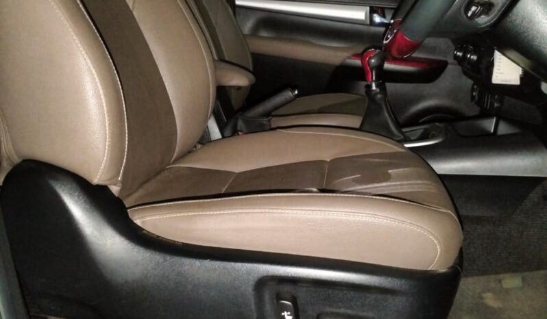 
								Toyota Hilux – 2016 full									