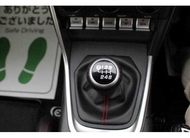 
								SUBARU BRZ 2021( 26 000KM) full									