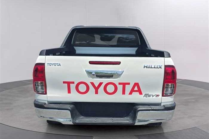 
								TOYOTA HILUX 2021 (76000KM) full									