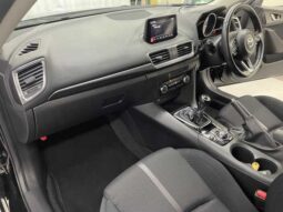 
										MAZDA AXELA  2018 (39 720KM) full									
