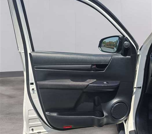 
								TOYOTA HILUX 2021 (76000KM) full									