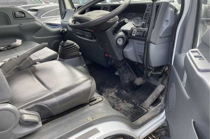 
								ISUZU ELF TRUCK 2018 ( 76 130KM) full									