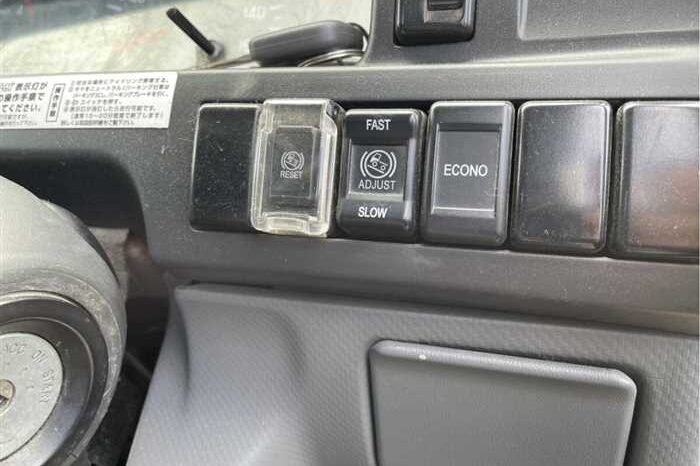
								ISUZU ELF TRUCK 2018 ( 76 130KM) full									