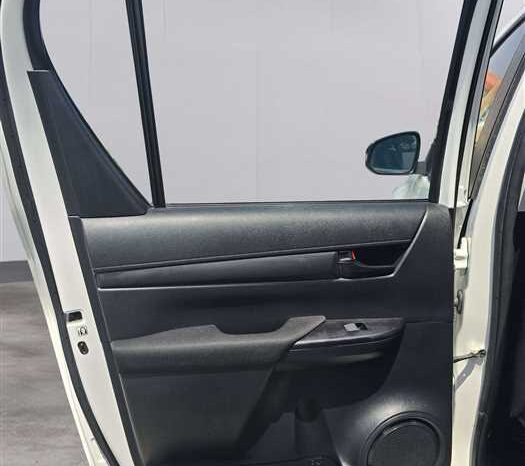 
								TOYOTA HILUX 2021 (76000KM) full									