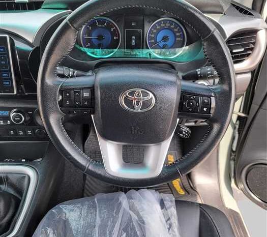 
								TOYOTA HILUX 2018 (58 120KM) full									