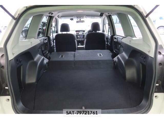 
								Subaru Forester full									