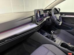 
										Volkswagen Golf Hatchback 2024 (9656KM) full									
