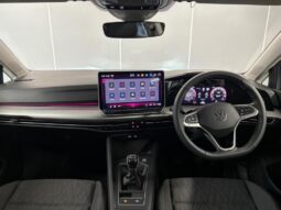 
										Volkswagen Golf Hatchback 2024 (9656KM) full									