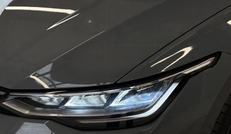 
								Volkswagen Golf Hatchback 2024 (9656KM) full									