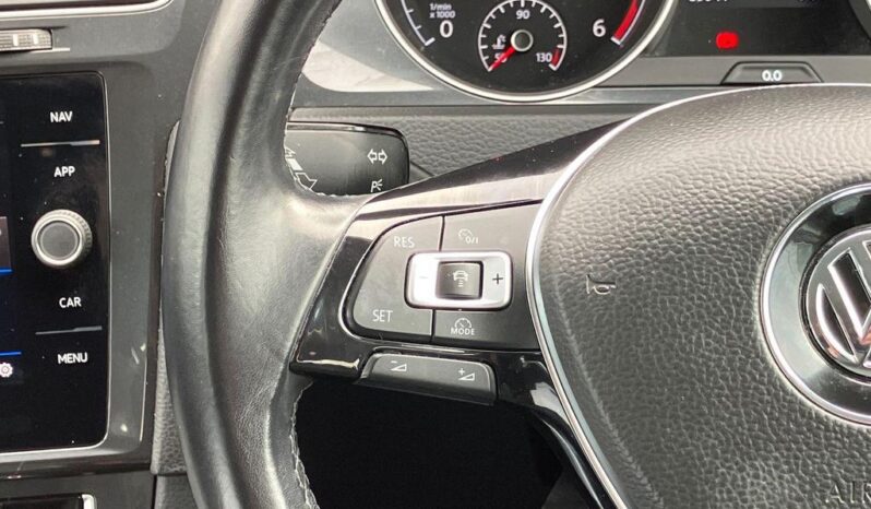 
								Volkswagen Golf 2018 (64374KM) full									