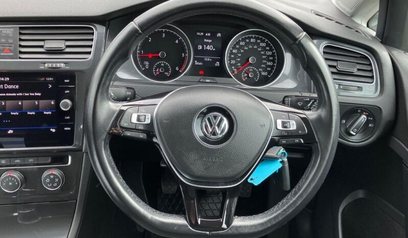 
								Volkswagen Golf 2018 (64374KM) full									