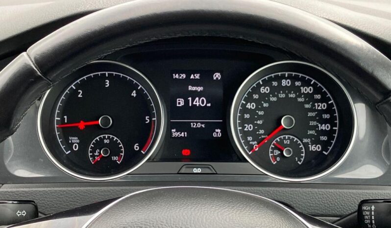 
								Volkswagen Golf 2018 (64374KM) full									