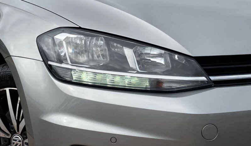 
								Volkswagen Golf 2018 (64374KM) full									