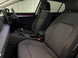 
										Volkswagen Golf Hatchback 2024 (9656KM) full									