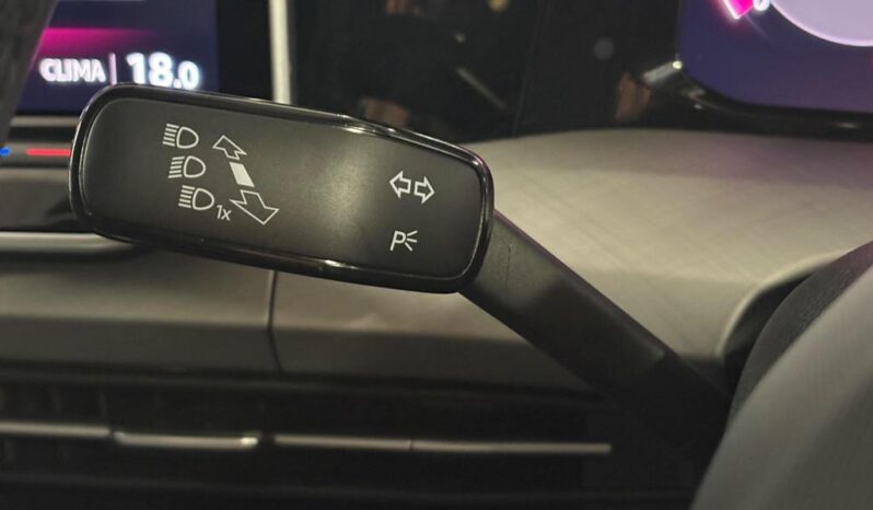 
								Volkswagen Golf Hatchback 2024 (9656KM) full									