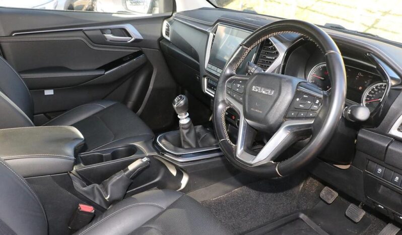 
								Isuzu D-max 2023 ( 41109km) full									