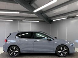 
										Volkswagen Golf Hatchback 2024 (9656KM) full									