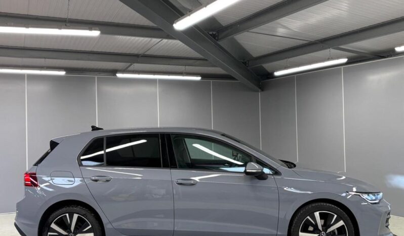 
								Volkswagen Golf Hatchback 2024 (9656KM) full									