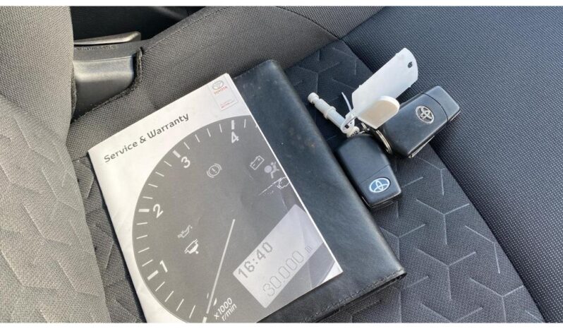 
								Toyota Corolla 2019 ( 21 538km) full									