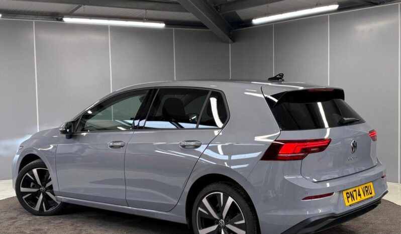 
								Volkswagen Golf Hatchback 2024 (9656KM) full									