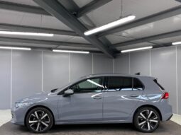 
										Volkswagen Golf Hatchback 2024 (9656KM) full									