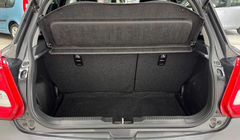 
								Suzuki Swift  2019 (38065KM) full									