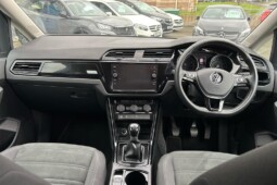 
										Volkswagen Touran 2020 (43 531km) full									