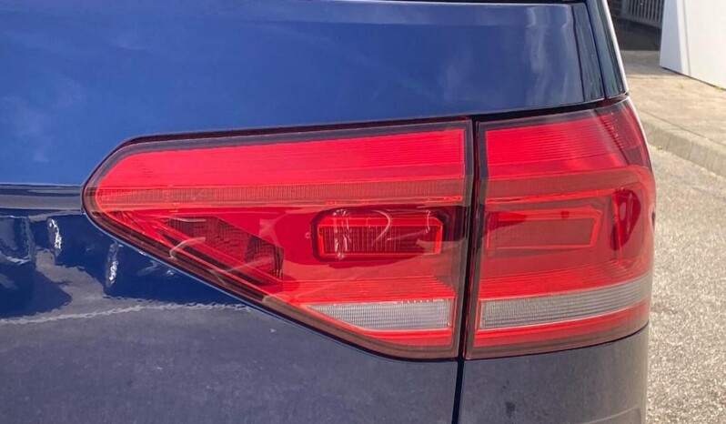 
								Volkswagen Touran 2021 (45 967km) full									