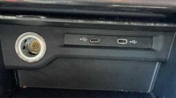 
										Volkswagen Touran 2020 (111 016km) full									