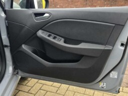 
										Renault Clio 2024 (17565km) full									