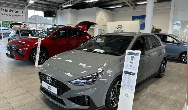 
								Hyundai i30 full									
