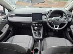 
										Renault Clio 2024 (17565km) full									