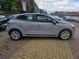 
										Renault Clio 2024 (17565km) full									