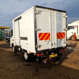 
										Mitsubishi Fuso Canter 2015 full									