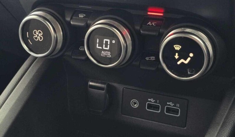 
								Renault Clio 2024 (17565km) full									