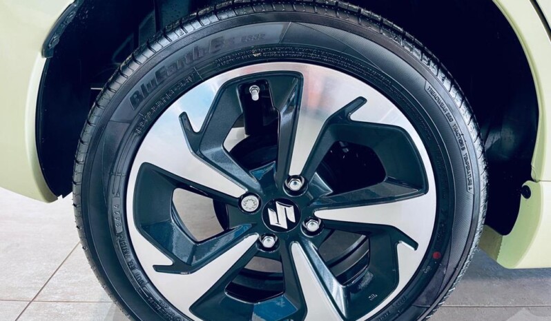 
								Suzuki Swift full									