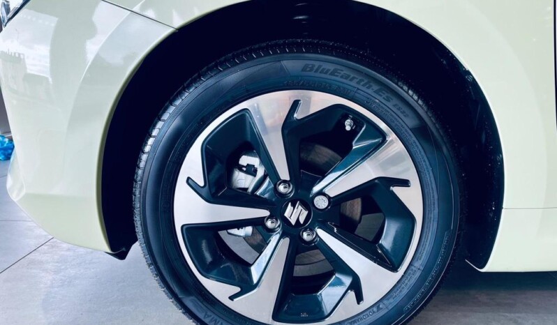 
								Suzuki Swift full									