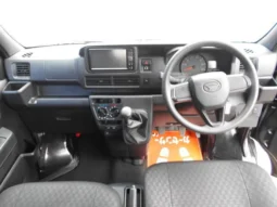 
										DAIHATSU HIJET CARGO 2022 7,760km full									