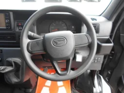 
										DAIHATSU HIJET CARGO 2022 7,760km full									
