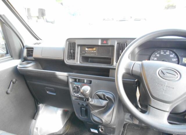 
								DAIHATSU HIJET CARGO 2018 (68,740km) full									