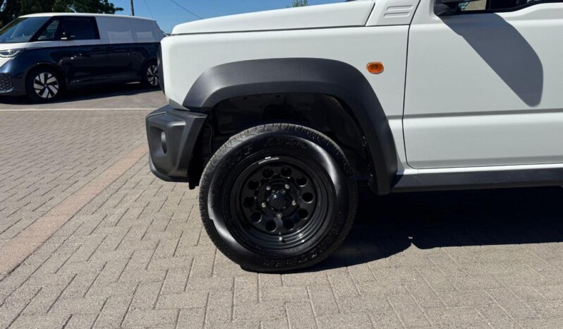 
								Suzuki Jimny 2023 5632km full									