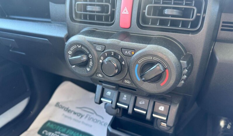 
								Suzuki Jimny 2023 5632km full									