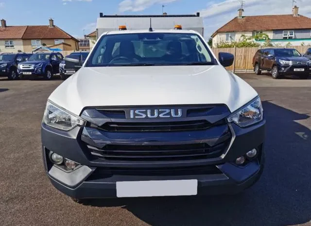 
								ISUZU D-MAX 2024 4,000km full									