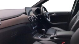 
										 Mercedes-Benz B Class 2019 (17464km) full									