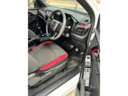 
										ISUZU D-MAX 2022 73,000km full									